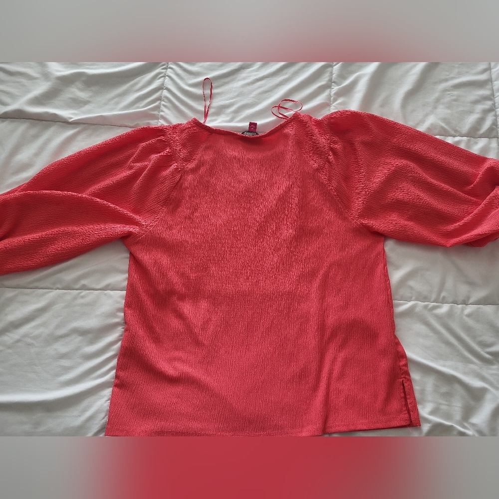 ^. Vince Camuto‎ Vibrant Coral Blouse with Puff Sleeves - Picture 4 of 4